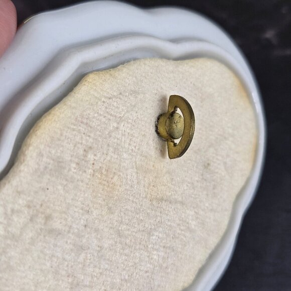 Vintage Avon 1983 Musical Trinket Box "Memories are for Sharing" Porcelain WORKS - Picture 12 of 13